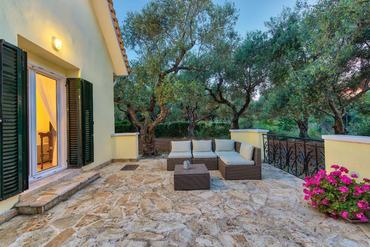 Olivegrove Villa - Nestled In Olive Trees With Private Pool, By Zantewize トラガキオン エクステリア 写真