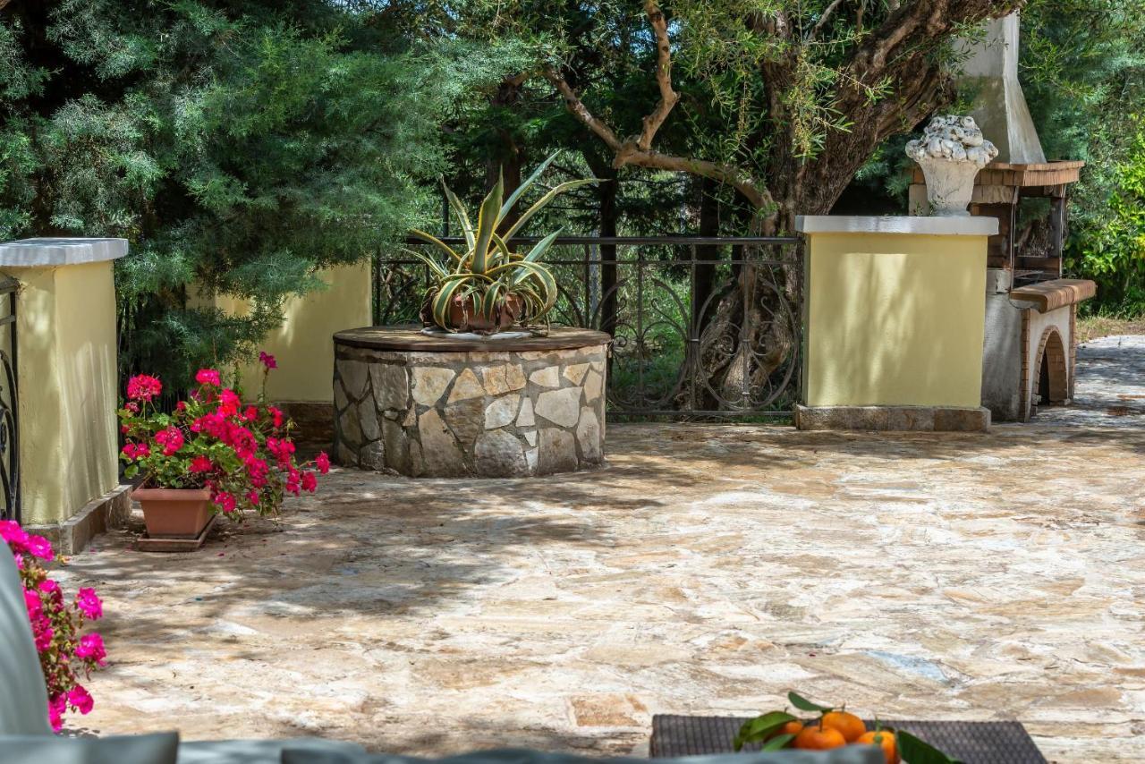 Olivegrove Villa - Nestled In Olive Trees With Private Pool, By Zantewize トラガキオン エクステリア 写真