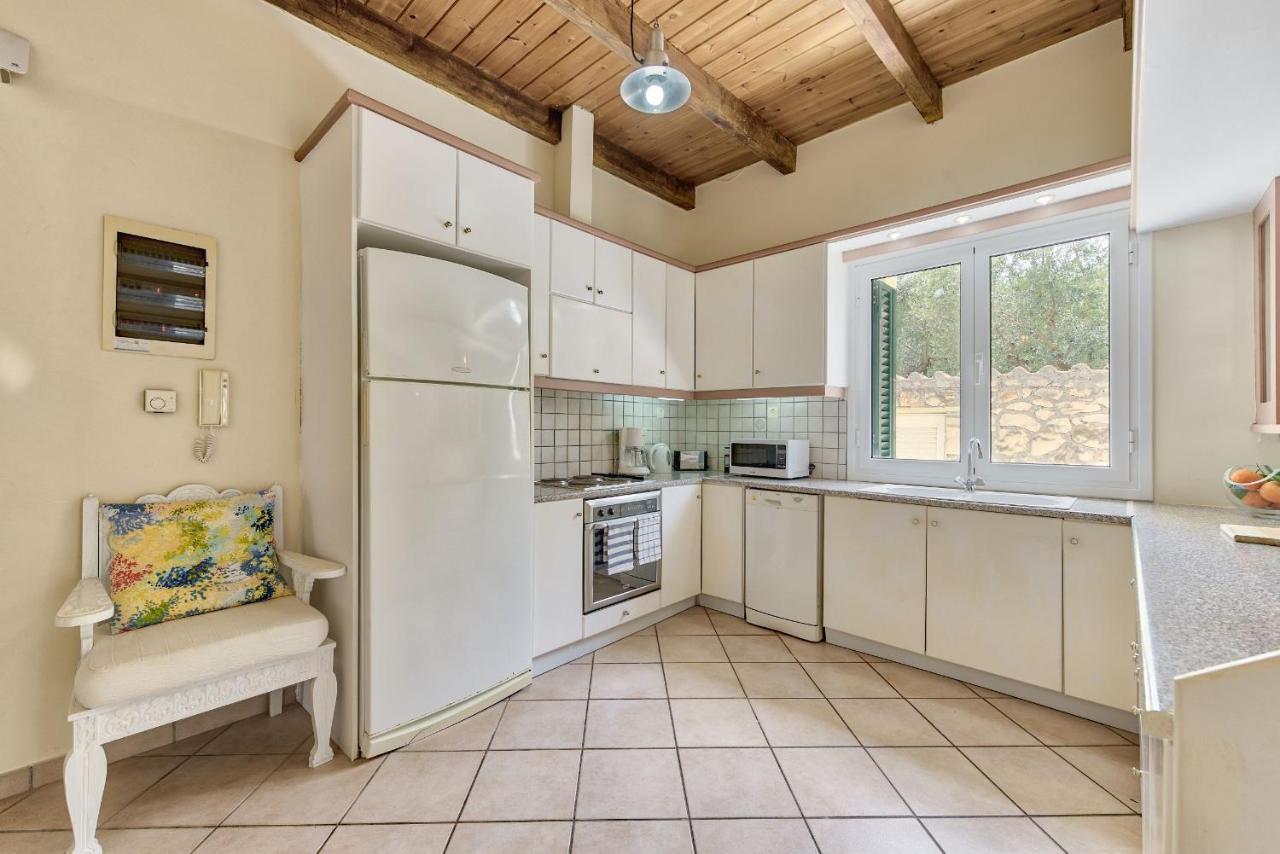 Olivegrove Villa - Nestled In Olive Trees With Private Pool, By Zantewize トラガキオン エクステリア 写真