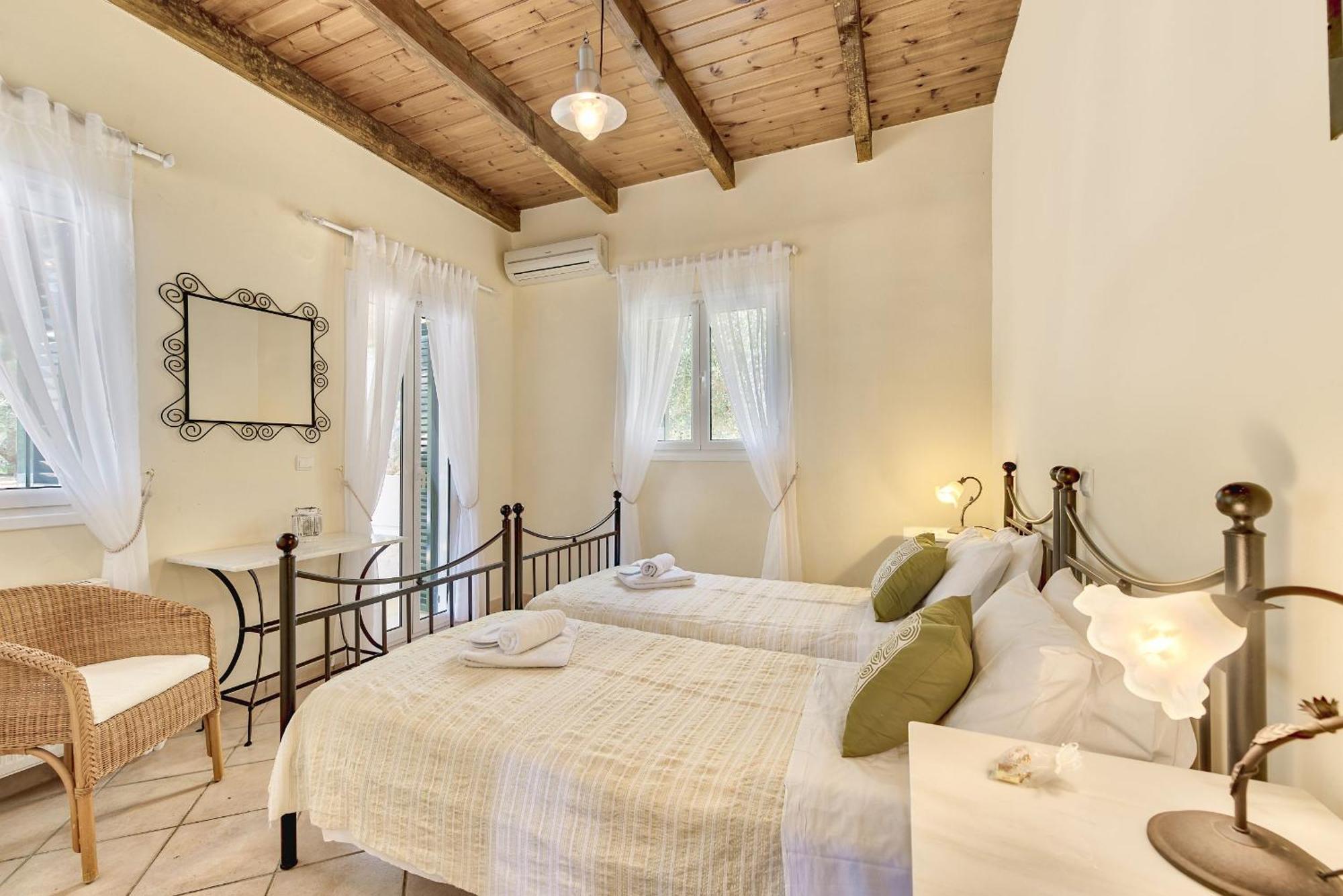 Olivegrove Villa - Nestled In Olive Trees With Private Pool, By Zantewize トラガキオン エクステリア 写真